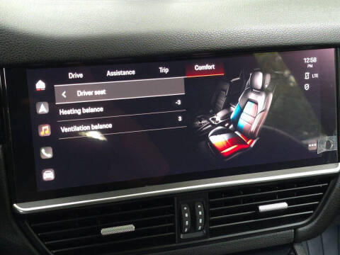 2023 Porsche Cayenne Platinum Edition