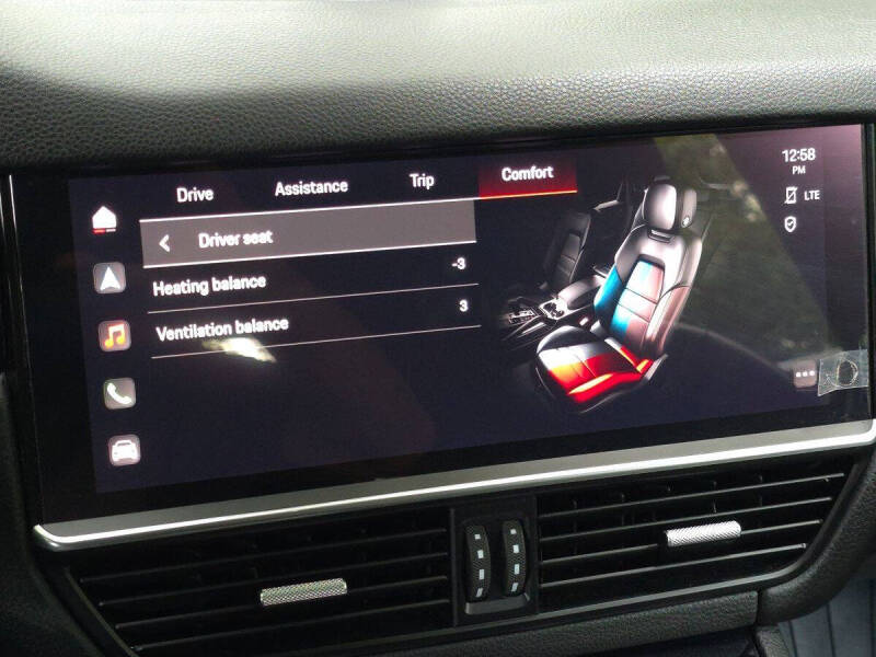 2023 Porsche Cayenne Platinum Edition