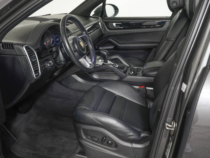 2023 Porsche Cayenne