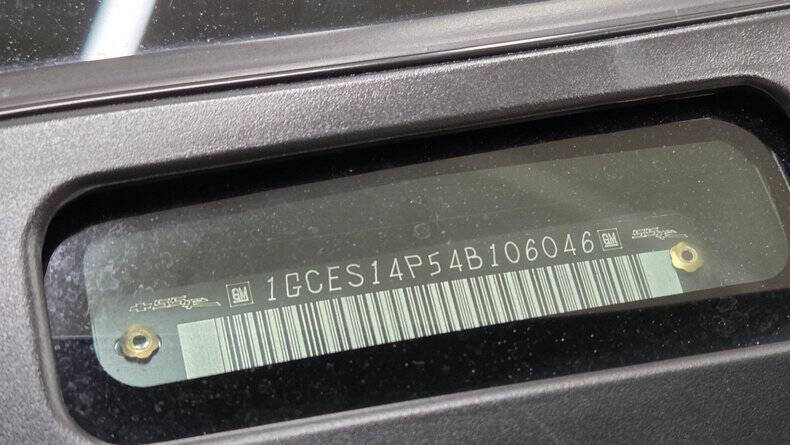 2004 Chevrolet SSR LS