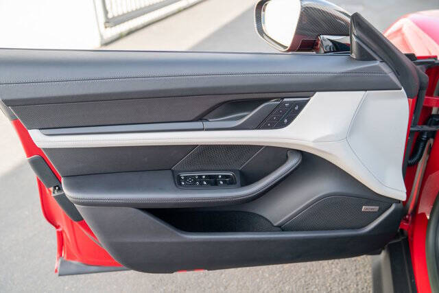 2022 Porsche Taycan 12