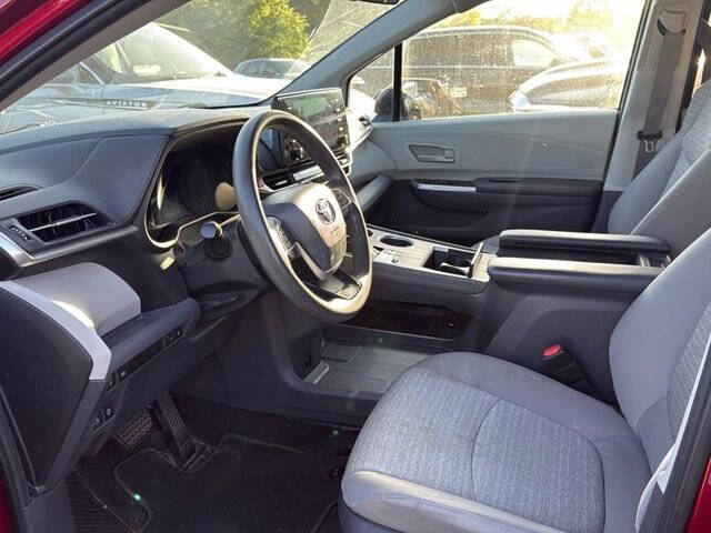 2021 Toyota Sienna LE 8-Passenger