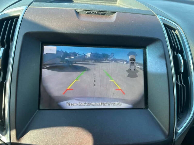 2020 Ford Edge Titanium