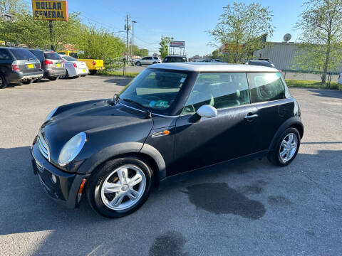 2006 MINI Cooper for sale at Diana Rico LLC in Dalton GA