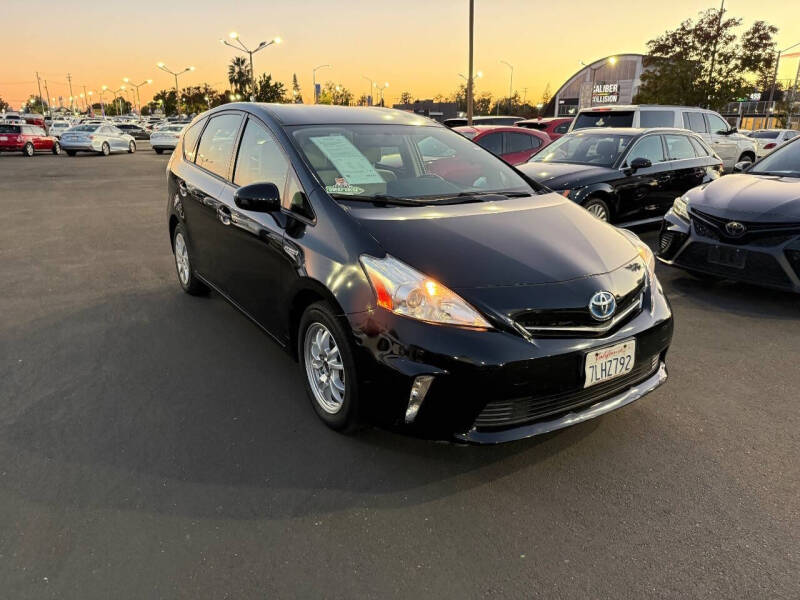 2012 Toyota Prius v Two