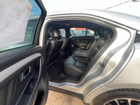 2018 Ford Taurus SEL
