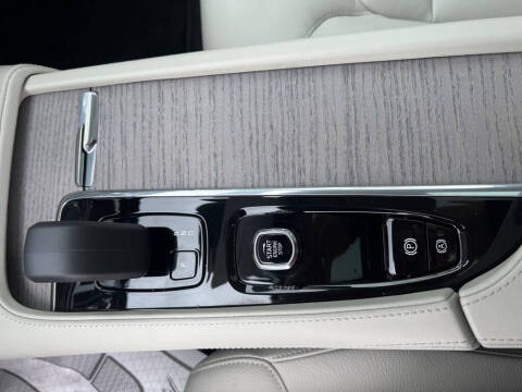 2025 Volvo S90 B6 Plus