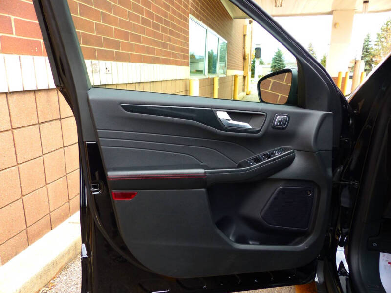 2024 Ford Escape ST-Line Elite