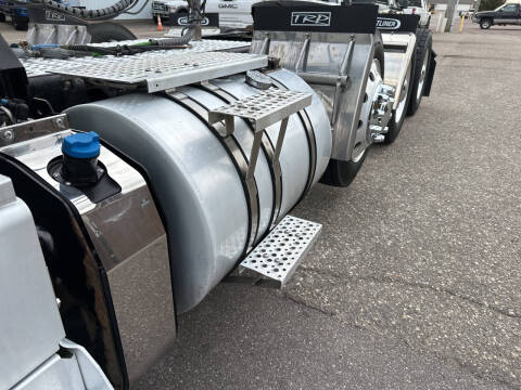 2021 International RH613