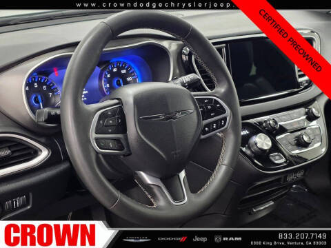 2025 Chrysler Pacifica Select