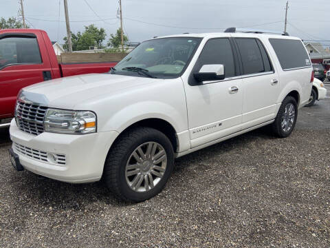 2010 Lincoln Navigator L for sale at Corridor Motors in Cedar Rapids IA