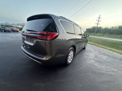 2022 Chrysler Pacifica Touring L