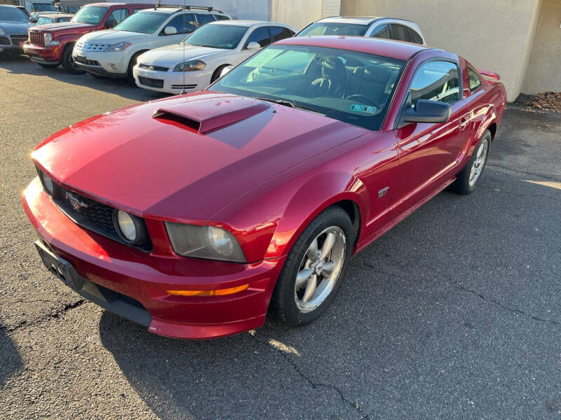 2006 Ford Mustang GT Deluxe photo 2