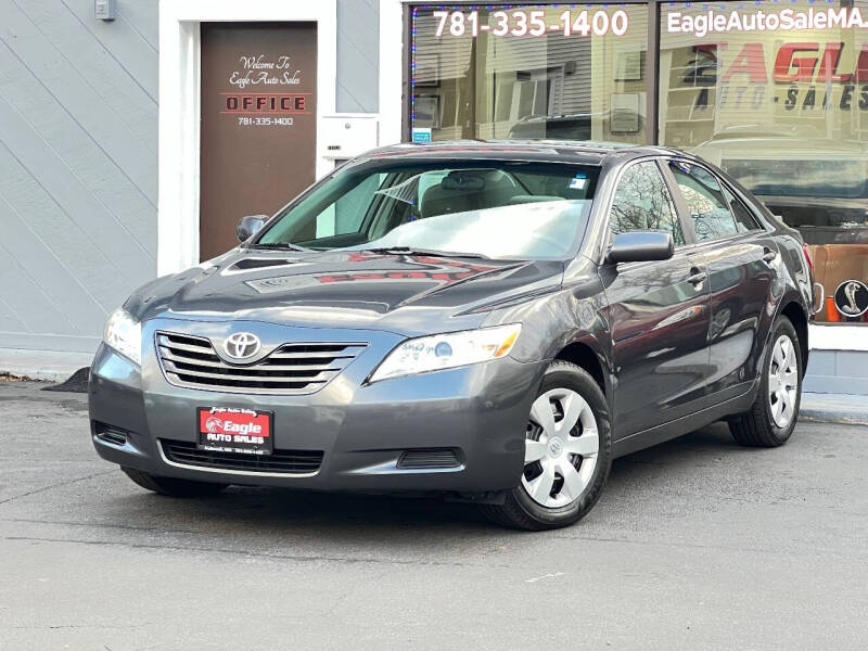 2009 Toyota Camry LE photo 2