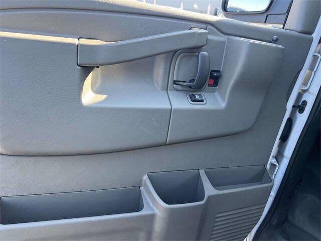 2023 GMC Savana 2500