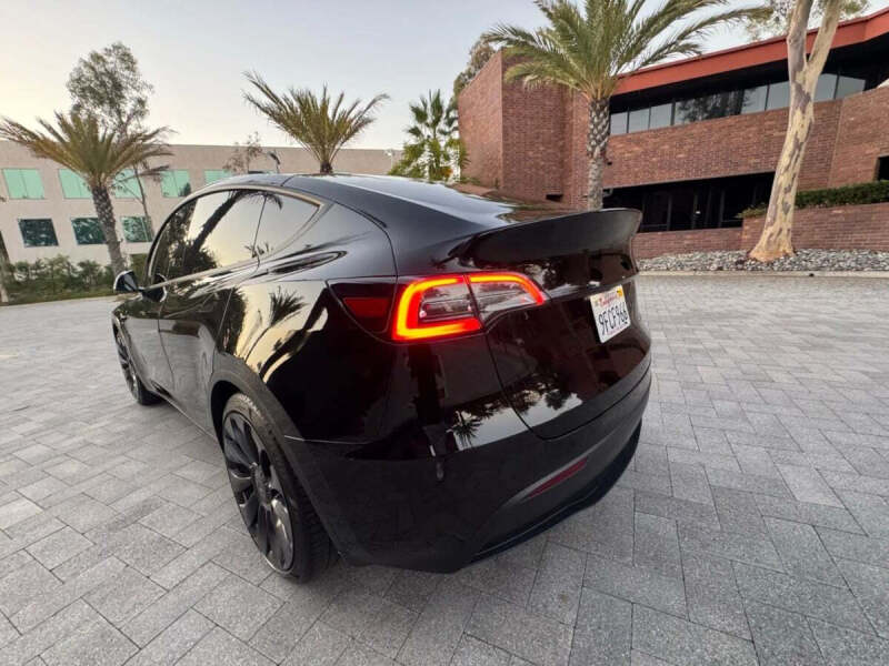 2024 Tesla Model Y Performance