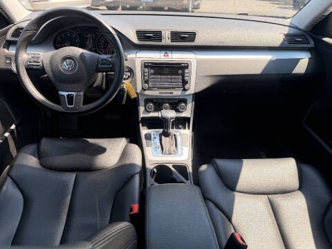 2010 Volkswagen Passat Komfort PZEV