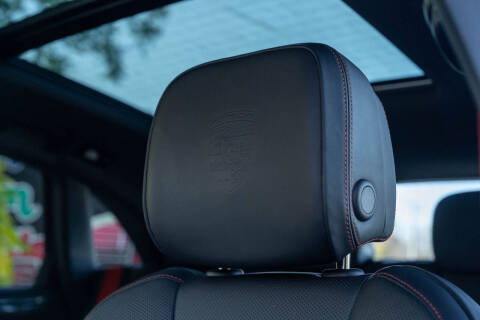 2025 Porsche Macan T