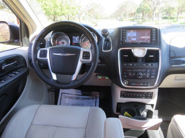 2013 Chrysler Town and Country Limited