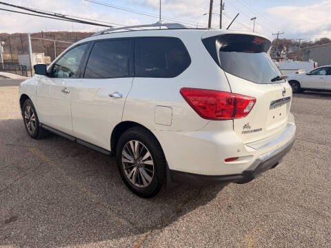 2017 Nissan Pathfinder SV