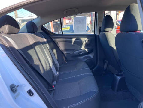 2015 Nissan Versa 1.6 SV
