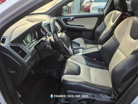 2016 Volvo XC60 T5 Platinum