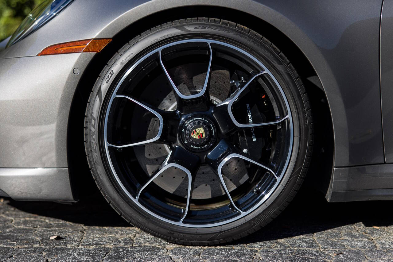 2023 Porsche 911 41