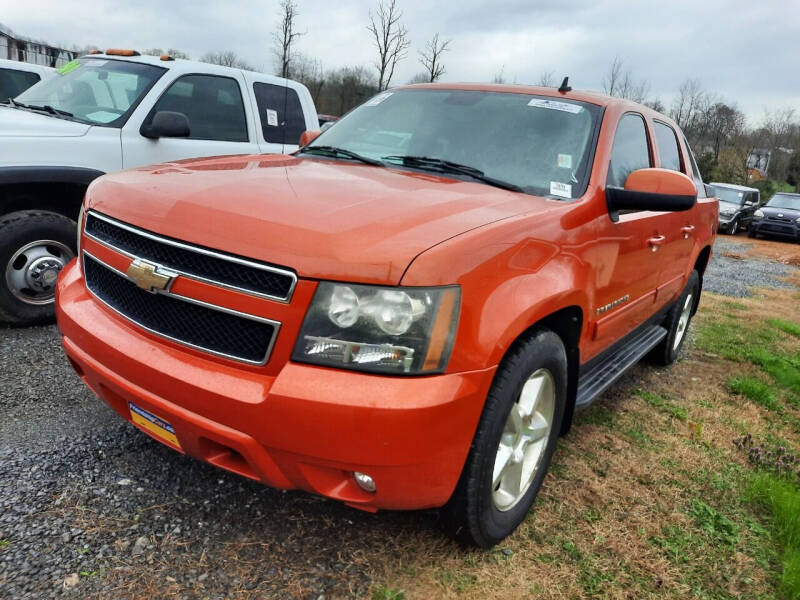 2009 Chevrolet Avalanche for sale at Rocket Center Auto Sales in Mount Carmel TN