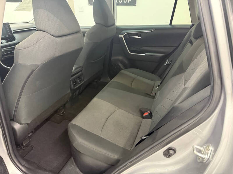 2020 Toyota RAV4 Hybrid XLE