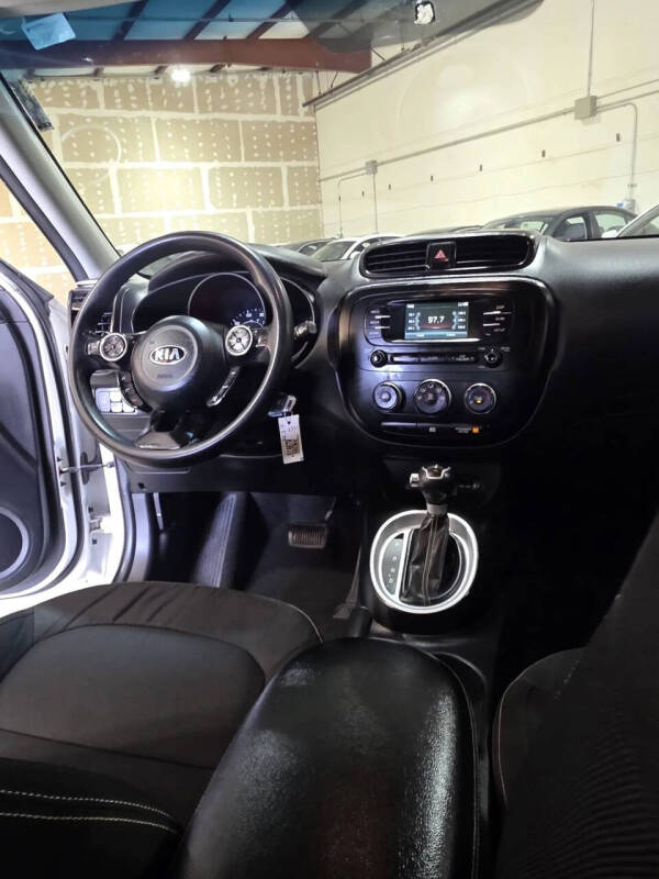 2016 Kia Soul +