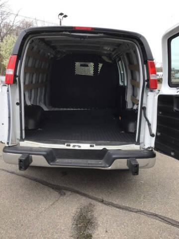 2024 Chevrolet Express 2500