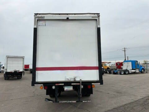 2011 Freightliner M2 106