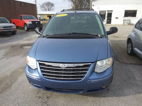 2007 Chrysler Town and Country for sale at RICK'S AUTO SALES in Logansport IN