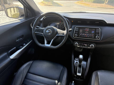 2020 Nissan Kicks SR