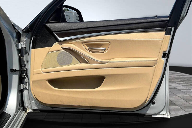 2015 BMW 5 Series 528i xDrive