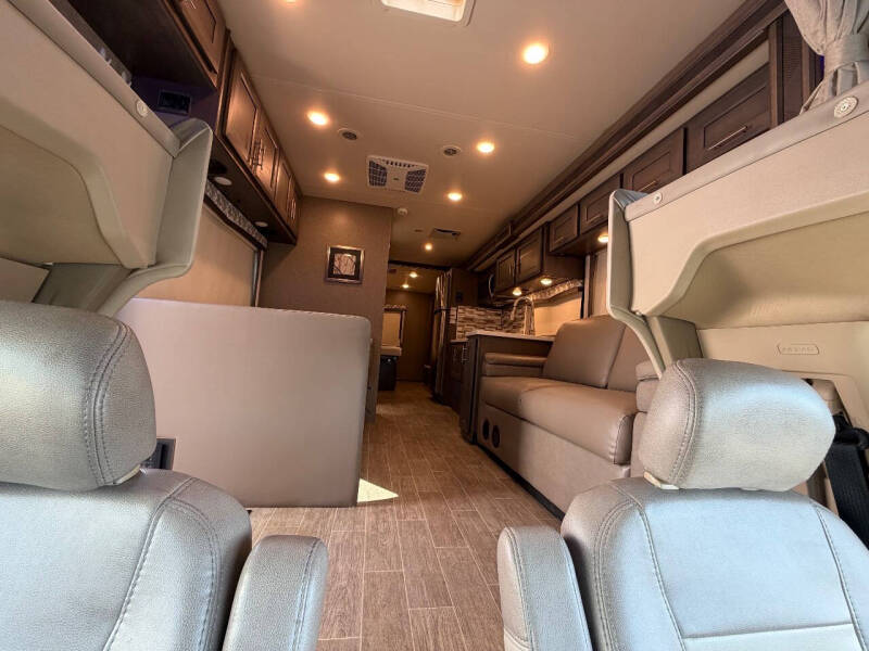 2021 Thor Motor Coach Omni