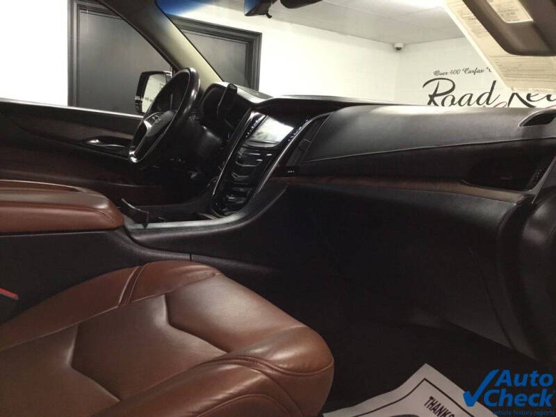 2017 Cadillac Escalade Luxury
