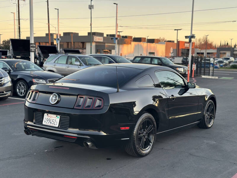 2014 Ford Mustang V6