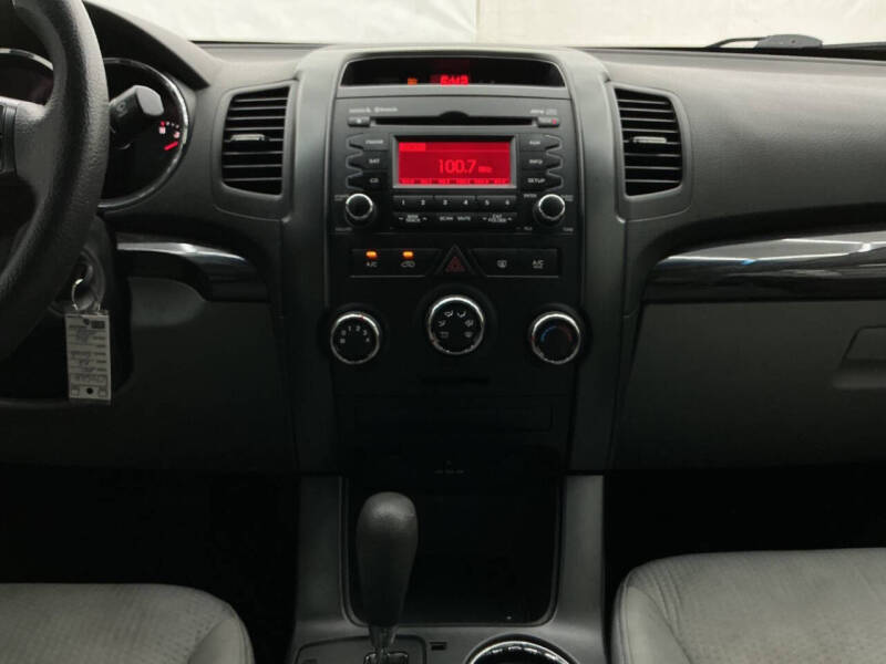 2011 Kia Sorento LX