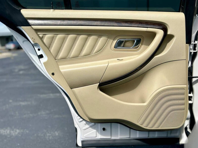 2016 Ford Taurus Limited