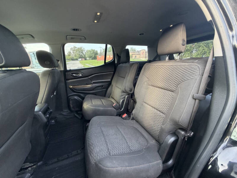 2017 GMC Acadia SLE-2