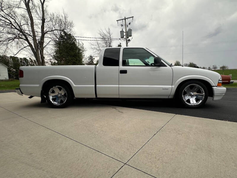 2000 Chevrolet S-10 LS