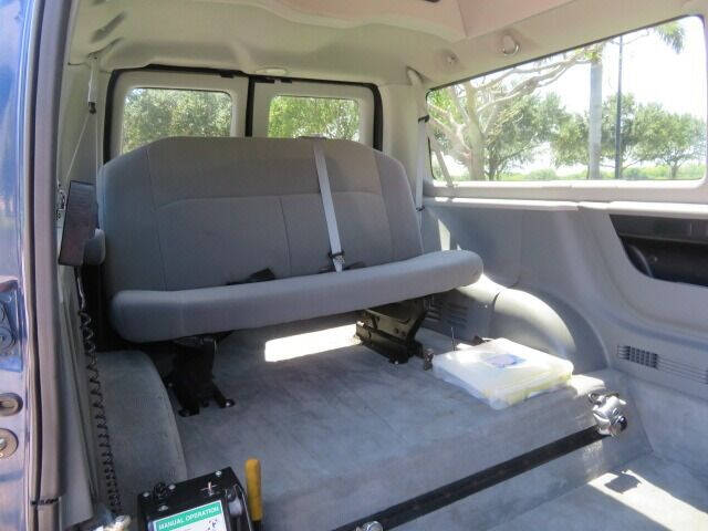 2011 Ford E-Series E-350 SD XLT