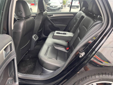 2016 Volkswagen Golf TSI SE