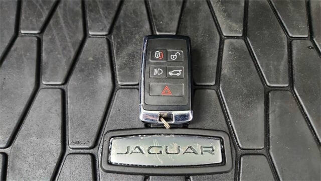 2022 Jaguar F-PACE SVR