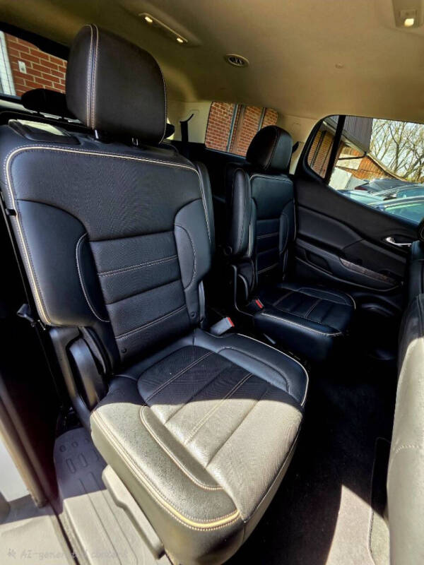 2023 GMC Acadia Denali