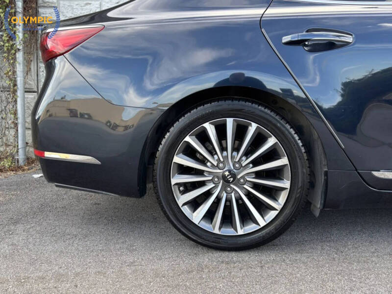 2018 Kia Cadenza Premium