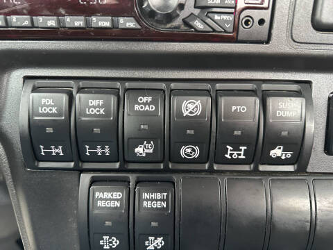 2021 International RH613