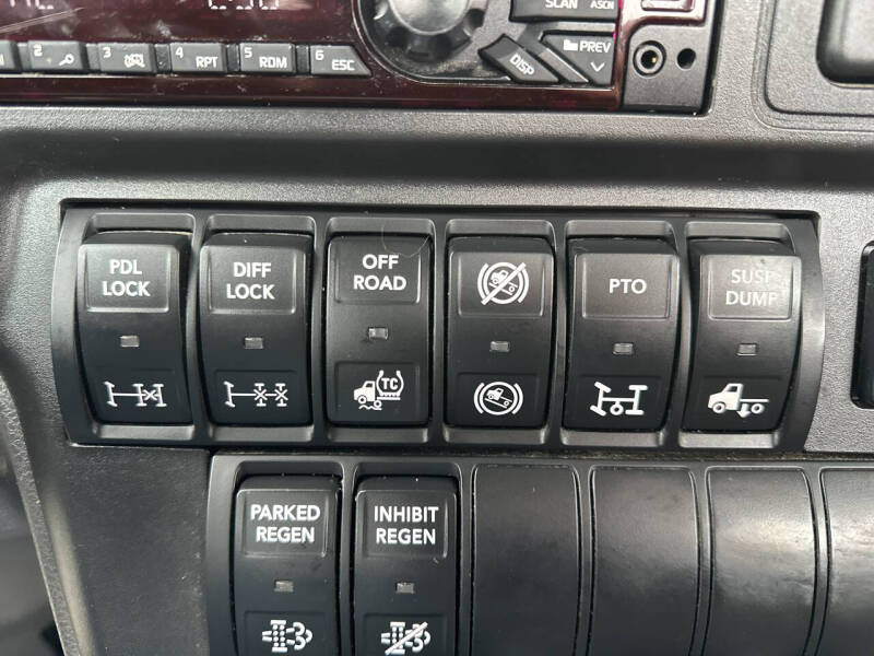 2021 International RH613