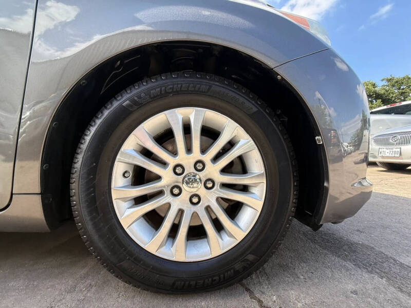 2011 Toyota Sienna